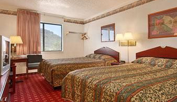 Super 8 by Wyndham Castle Rock Colorado - Castle Rock, CO