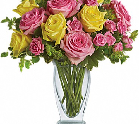 (352)FLOWERS - Spring Hill, FL. PINK AND YELLOW ROSES ARRANGED IN A VASE