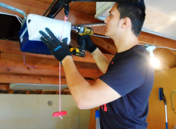 Garage Doors Repairing Inc - Aurora, IL