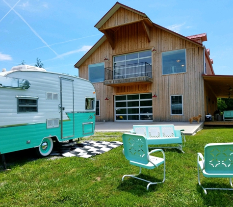 The Flying Ham Travel Trailer Rentals - Mount Juliet, TN