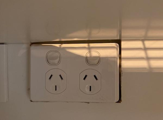 Wires Electrical Contractors - Langwarrin, VIC. unprofessional powerpoint instal