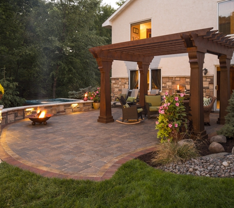 L & R Suburban Landscaping - Minnetonka, MN