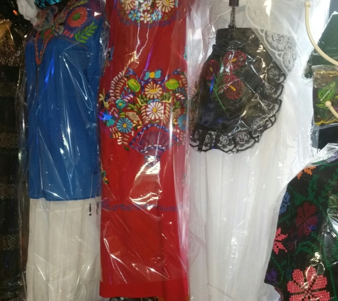 Lilys Gift Shop - Cicero, IL. Vestidos/Mexican dresses