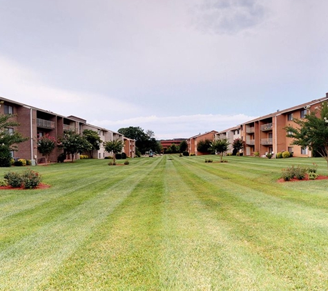 Gainsborough Court Apartments - Fairfax, VA