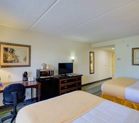 Hutchinson Island Plaza Hotel & Suites - Fort Pierce, FL