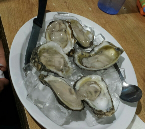 Mariscos Martin Inc. - La Puente, CA. Raw mussels