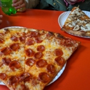 Lovey's Pizza & Grill - Pizza