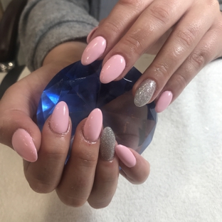 fabulash nails and dayspa - Rocklin, CA