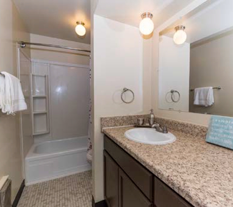 Arlington Village Apartments - Fairborn, OH