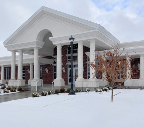 Lindquist's Syracuse Mortuary - Syracuse, UT