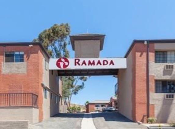 Ramada by Wyndham San Diego Poway Miramar - Poway, CA