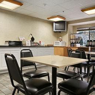 Days Inn by Wyndham Sturbridge - Sturbridge, MA