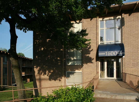 Lansdowne Village Apartments - Hyattsville, MD