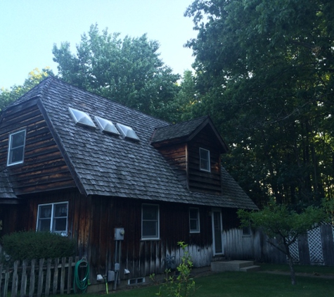 Roof Cleaner - Grand Rapids, MI. Cedar shake roof cleaning by Roof Cleaner 616-240-3465