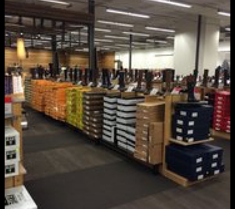 DSW Designer Shoe Warehouse - Sacramento, CA