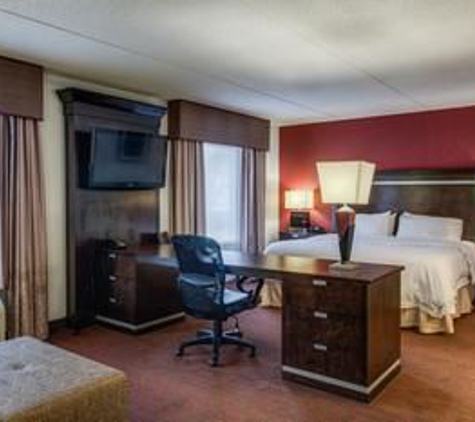 Hampton Inn - Romulus, MI