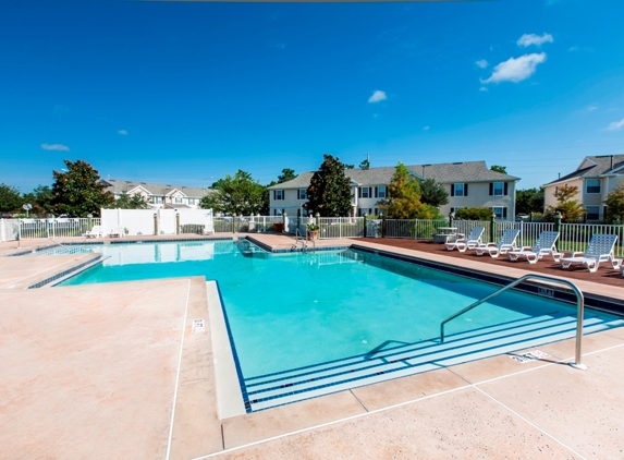 Regatta Bay Apartments - Kissimmee, FL