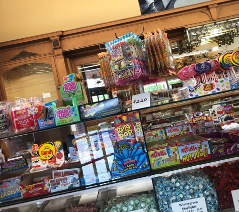 Oaks Candy Corner - Oshkosh, WI