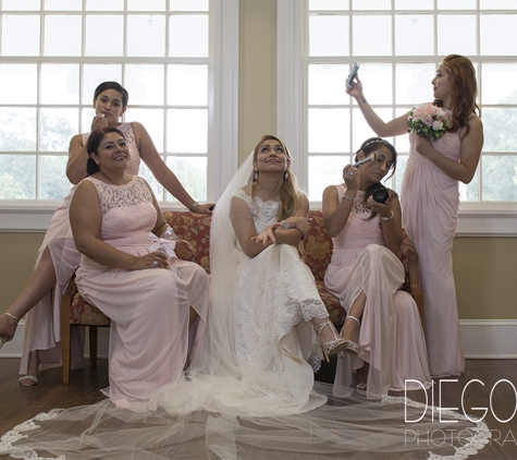 Diego's Photography - Atlanta, GA. funny and beautiful moment, wedding photography,Capturing the moment 