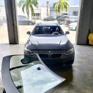 Clear Route Auto Glass Corp - Hialeah, FL. Professional Windshield Replacement