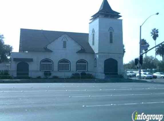 Warner Avenue Baptist Church - Huntington Beach, CA
