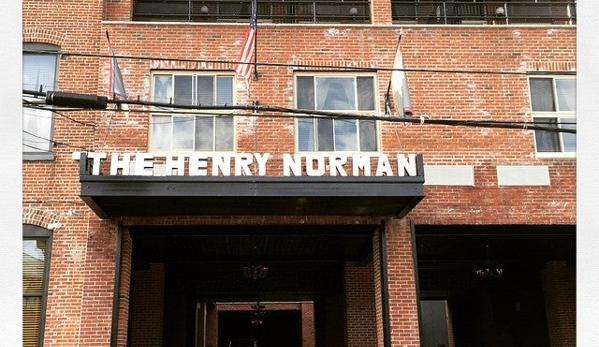 Henry Norman Hotel - Brooklyn, NY