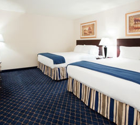 Holiday Inn Express & Suites Torrington - Torrington, WY