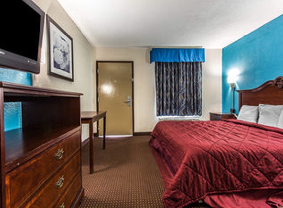 Econo Lodge - Elizabeth City, NC