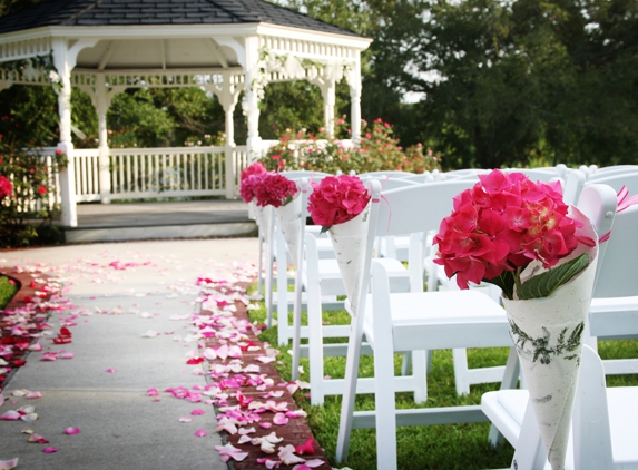 Ashelynn Manor Events - Magnolia, TX. Ashelynn Manor's Garden Gazebo Wedding