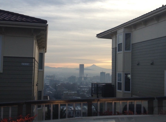 Hilltop Condominiums - Portland, OR