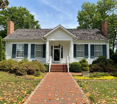 Helen Keller Birthplace - Tuscumbia, AL