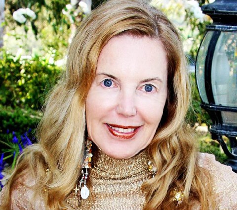 Psychic Judy Hevenly - Los Angeles, CA. At a party venue