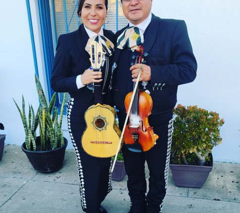 Mariachi Los Gallitos - Los Angeles, CA