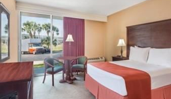 Travelodge by Wyndham Lakeland - Lakeland, FL