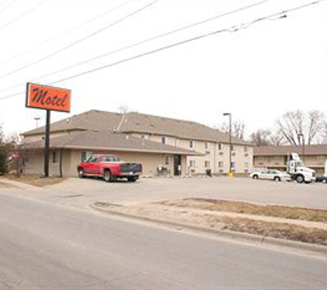 Village Inn Motel - Des Moines, IA