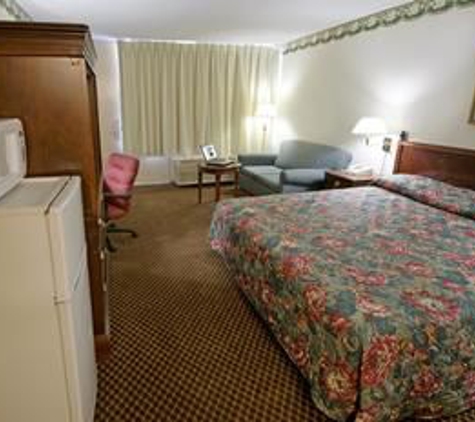 Super Inn & Suites by OYO Milledgeville - Milledgeville, GA