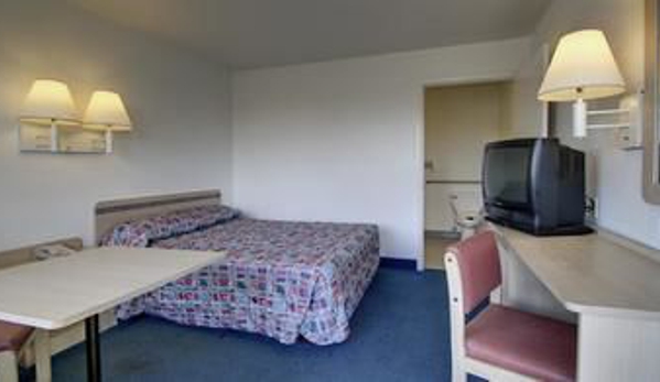 Motel 6 - Hays, KS