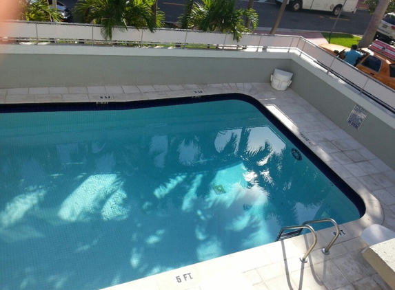 Crest Hotel Suites - Miami Beach, FL
