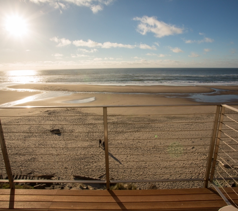 Pelican Shores Inn - Lincoln City, OR. Beautiful views and miles of sandy beach.