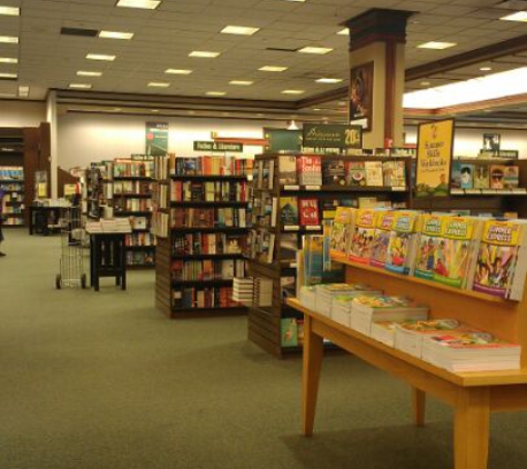 Barnes & Noble Booksellers - Maple Grove, MN