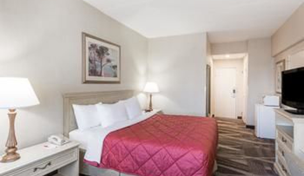 Ramada by Wyndham Yonkers - Yonkers, NY