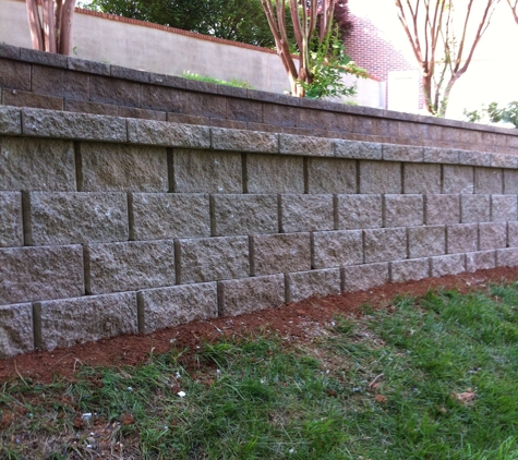 Quality Landscape Co.. Retaining wall