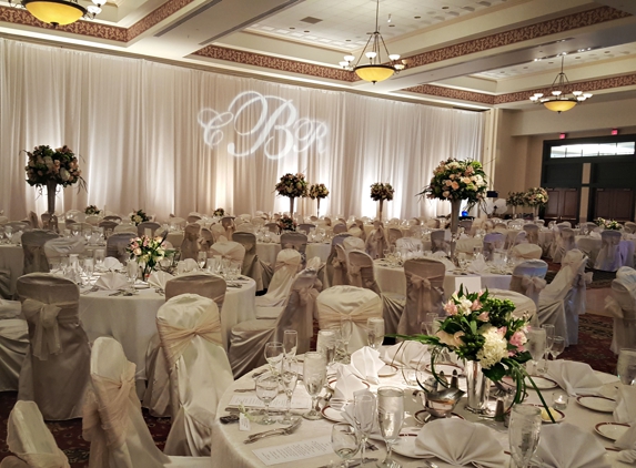 St Charles Convention Center - Saint Charles, MO. Wedding in the Grand Ballroom at the St. Charles Convention Center