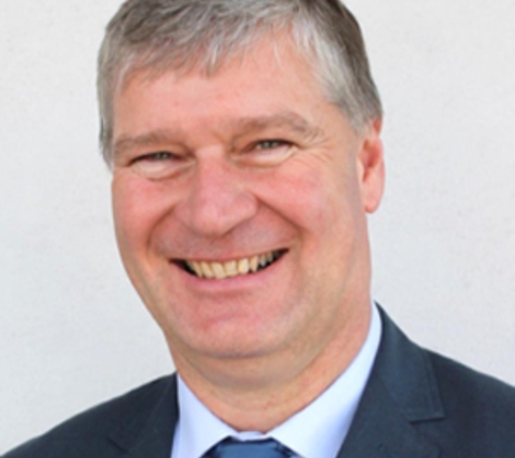 Financial Momentum - Wangaratta, VIC. Michael Holmes
