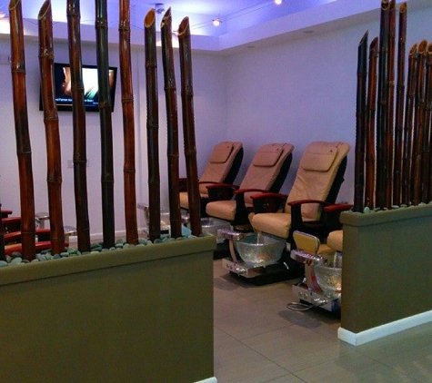 Tipsy Spa Salon & Lounge - Boynton Beach, FL