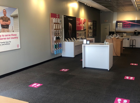 T-Mobile - Pinole, CA