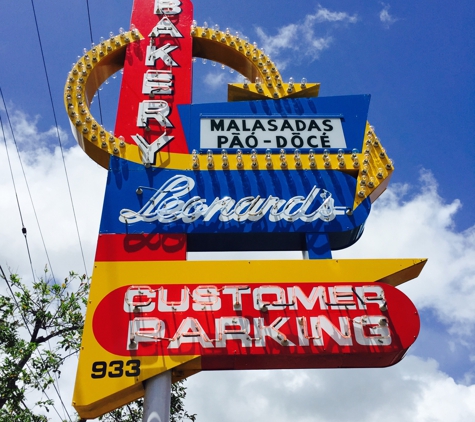 Leonard's Bakery - Honolulu, HI. Home of malasadas