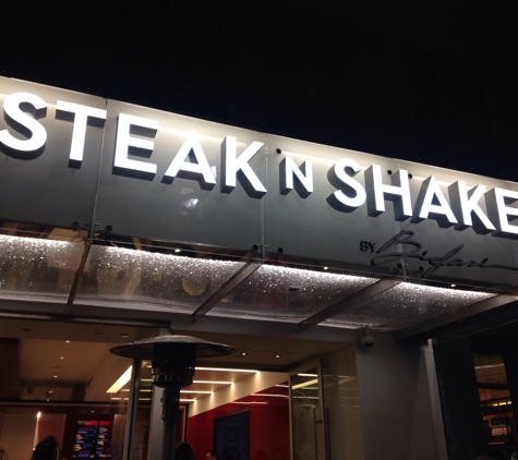 Steak N Shake - Santa Monica, CA. Front