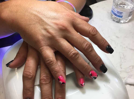 VN Nails & Spa - Wiggins, MS