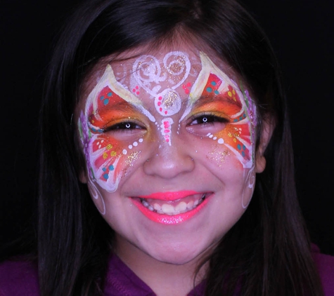 Paint 2 Smile. Happy butterfly face paiting